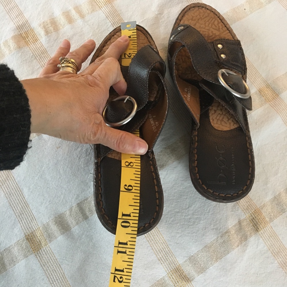 🎁2/$12  B. O. C 9 M/W BORN CONCEPT DARK BROWN SILVER & TAN SANDALS - Picture 4 of 8